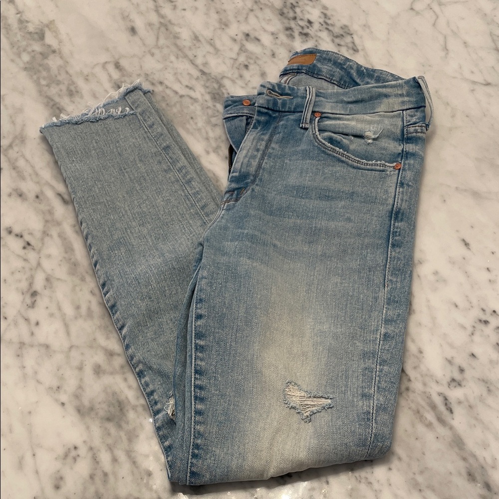MOTHER Distressed Skinny Jeans
The Looker Ankle Step Fray 
Size: 25